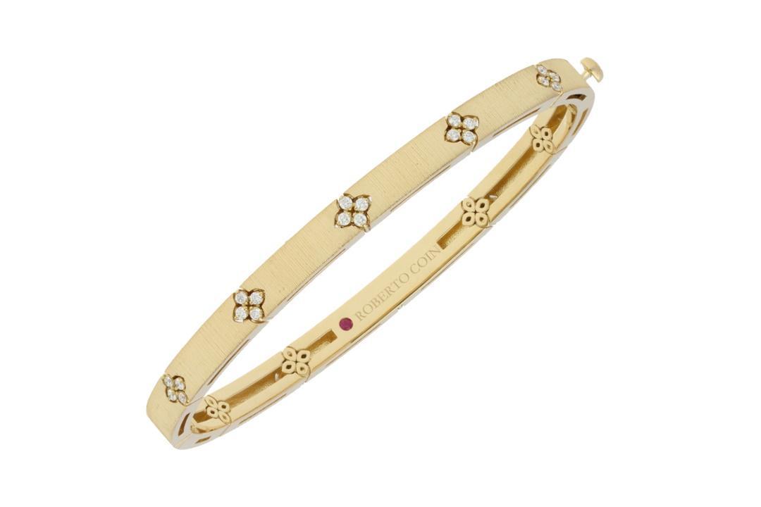 Narrow Love in Verona Bangle with Diamonds in Yellow Gold