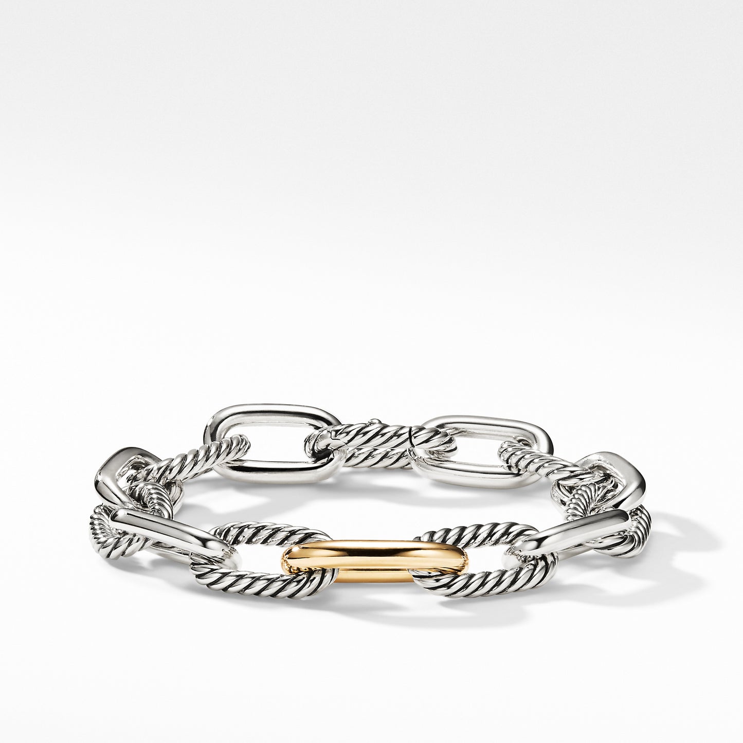 DY Madison Medium Bracelet with 18K Gold, 11mm