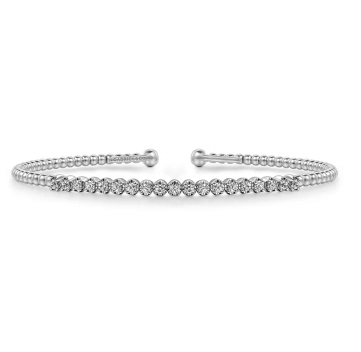 <b>MATERIALS</b> 
<b>MATERIALS</b> 
•	14k White Gold
•	Diamo...